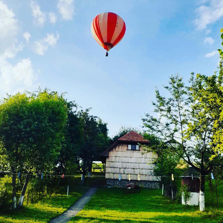 Еко Дім З Соломи Villa Solochin Bagian luar foto